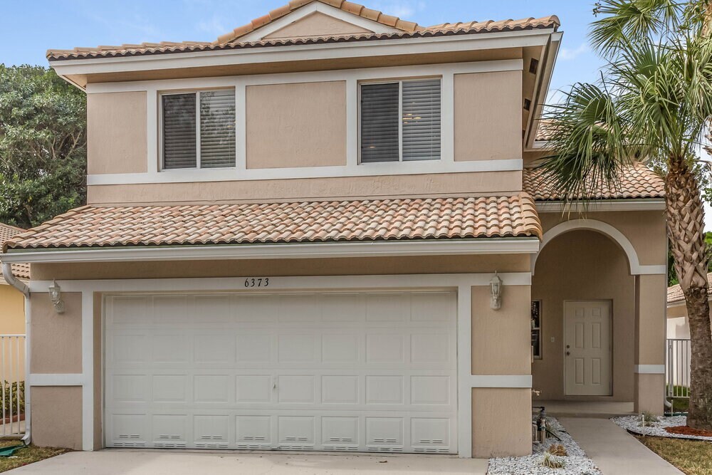 Foto principal - 6373 NW 40th Ave