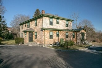 Building Photo - 2 E Blvd