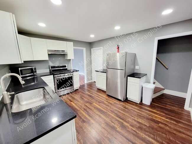 Building Photo - 9 Tobin Ln