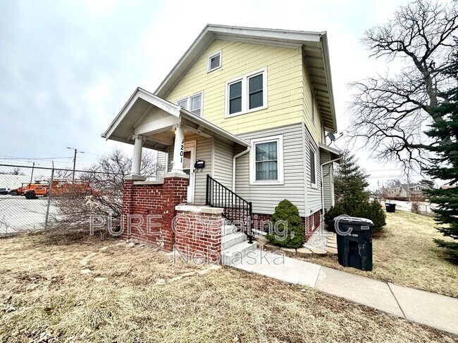 Building Photo - 4201 N 22nd St