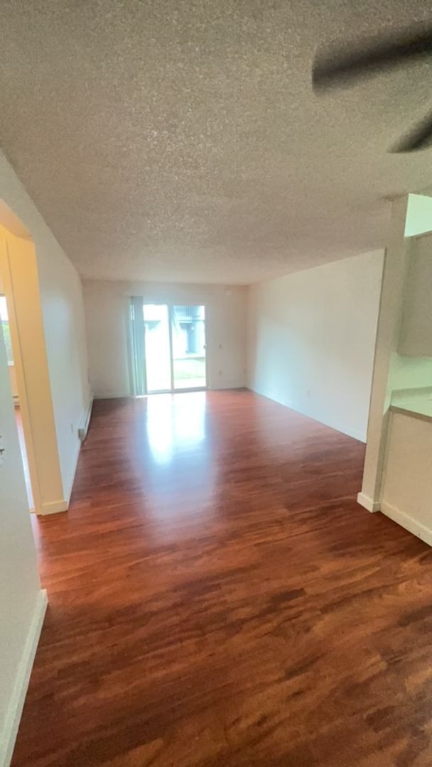 Foto del edificio - 1 Bd 1 Ba - Downtown Port Angeles Ground Floor Unit!!!