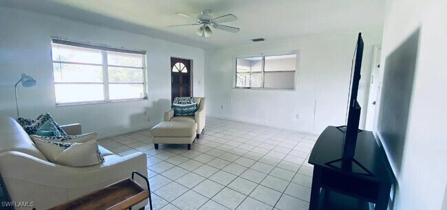 Foto del edificio - 4004 12th St N