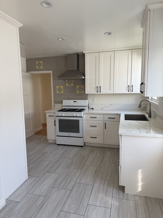 Building Photo - 408 Elmgate St