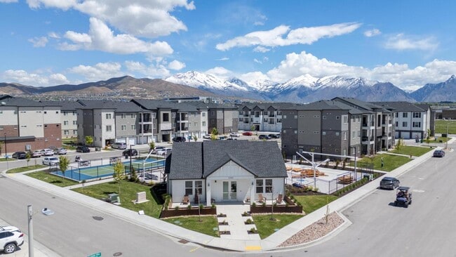 Building Photo - 1922 N 3330 W