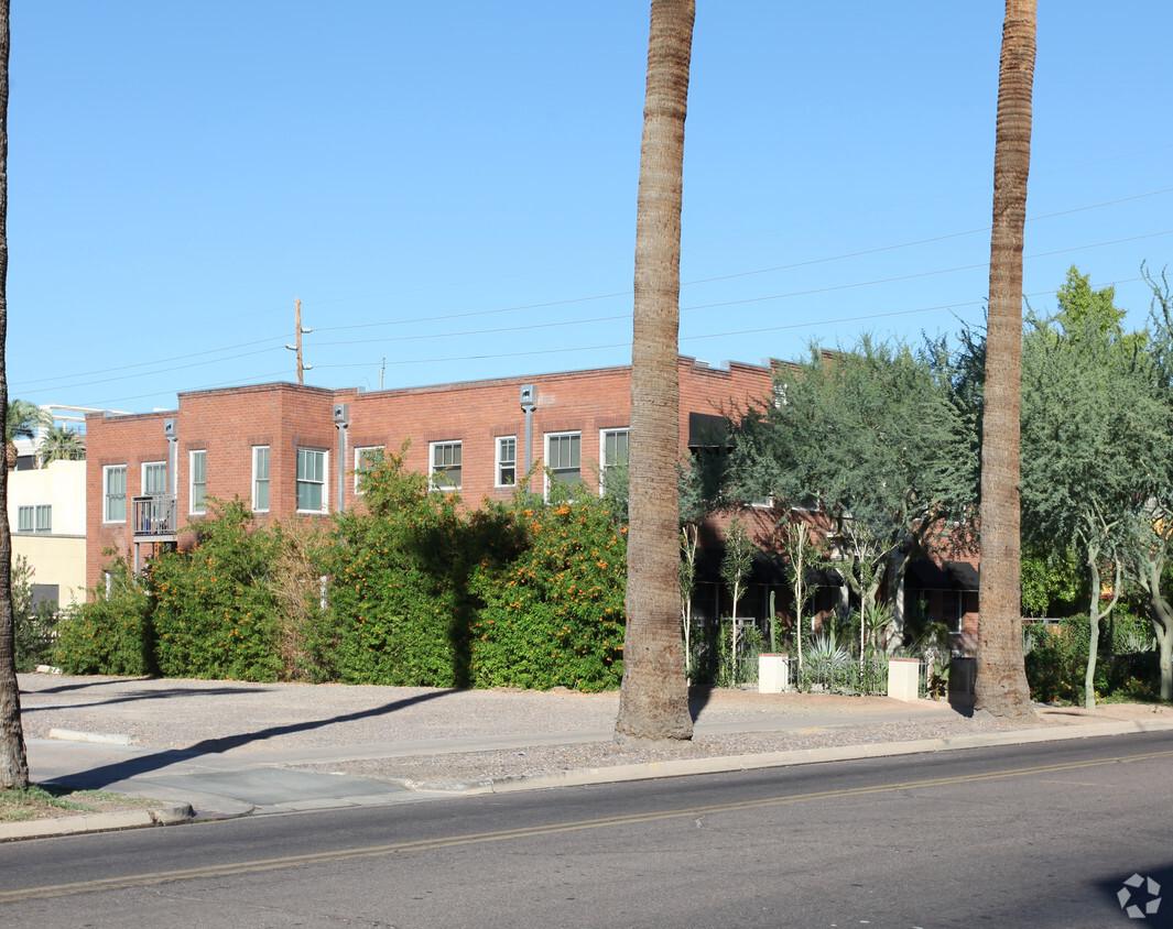 Primary Photo - The Fontenelle Lofts