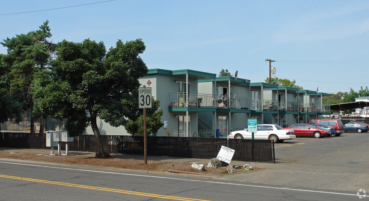Building Photo - 142-158 Jefferson St
