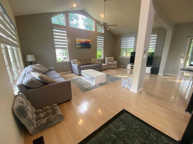 Foto del edificio - 5628 Versailles Ave E