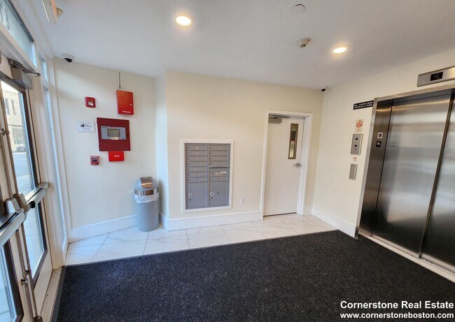Building Photo - 120 Amory St