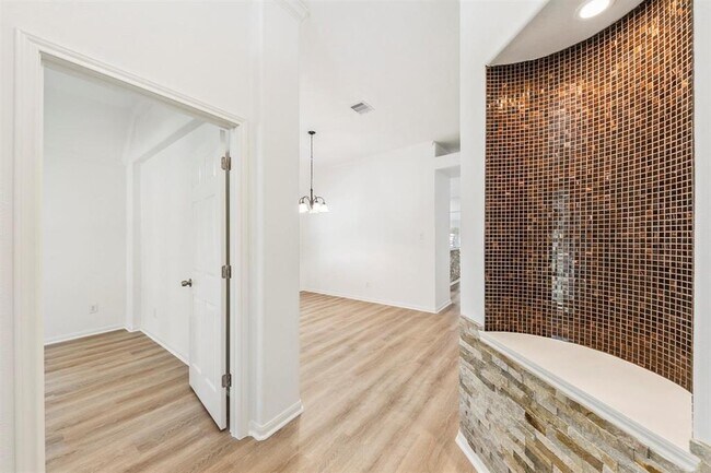 Foto del edificio - 25938 Chapman Falls Dr