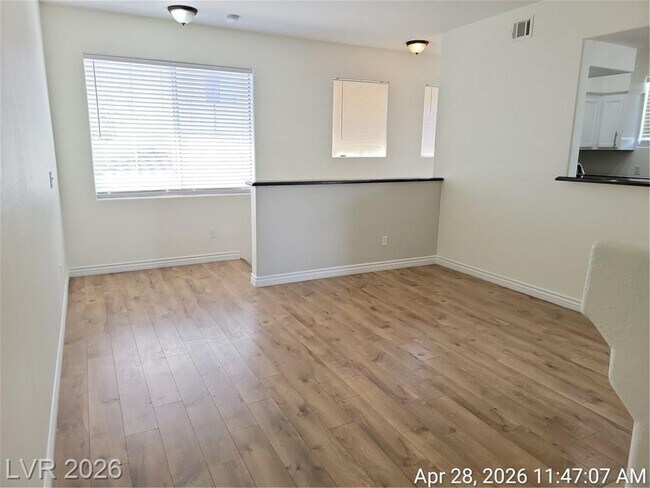 Building Photo - Gated Falls Condo with 3 Bedrooms, Granite Kitchen & Resort Amenities