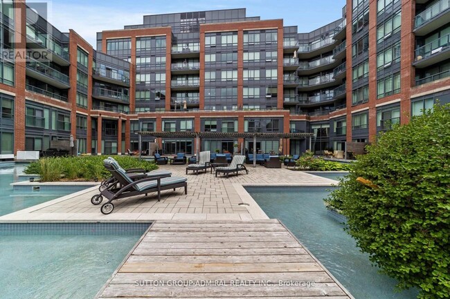 Photo du bâtiment - 7608 Yonge St