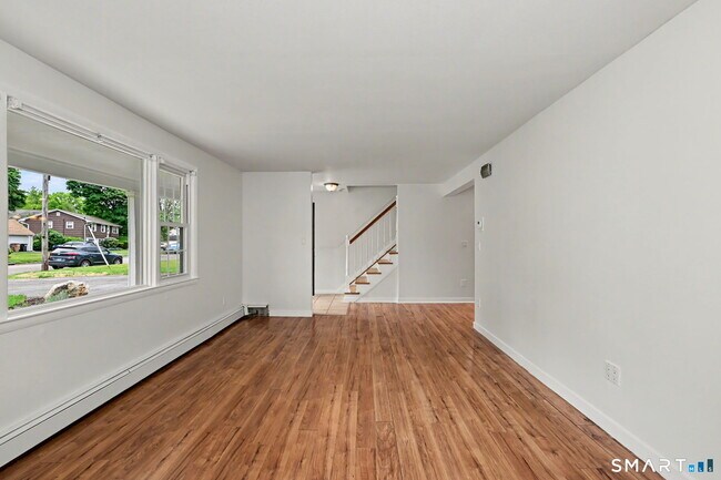 Building Photo - 44 Barmore Dr W
