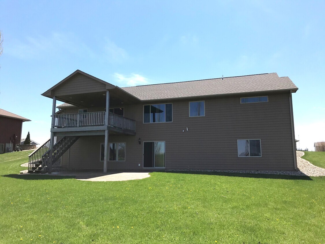 504 Andrew Dr, Crooks, SD 57020 House Rental in Crooks, SD