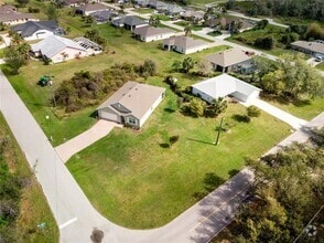 Building Photo - 616 Posadas Cir