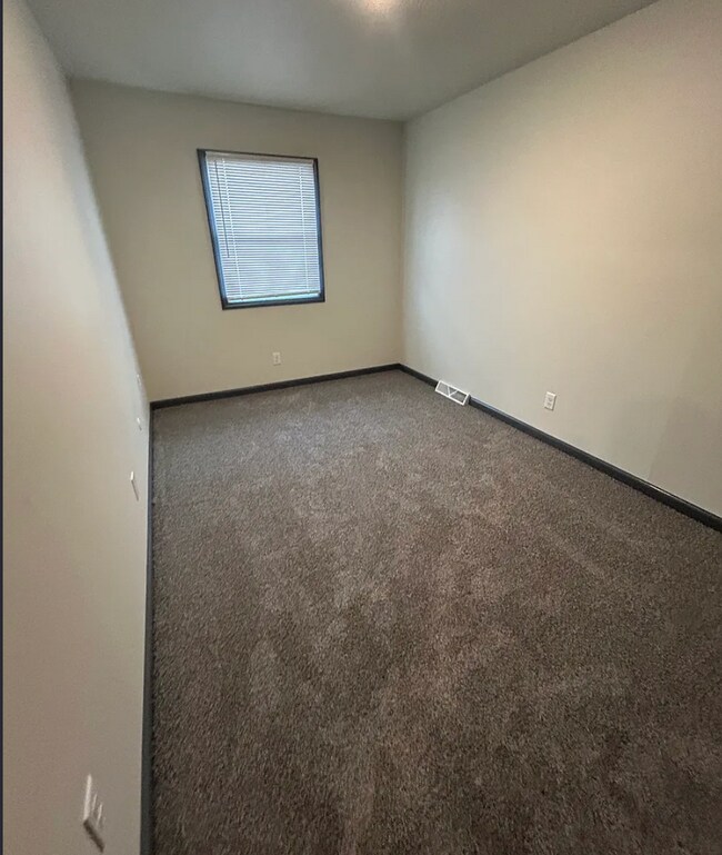 Foto del edificio - 5310 Divison Duplex