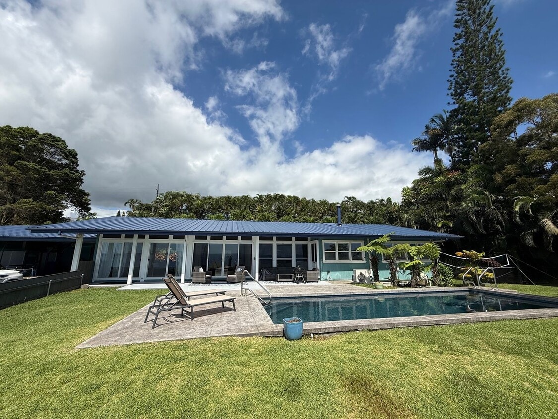 Primary Photo - Honolii Fully Furnished Residence