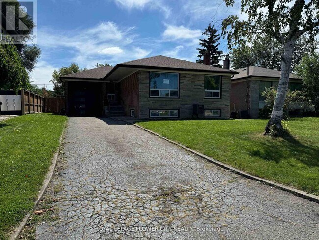 Photo du bâtiment - 221 Acton Ave