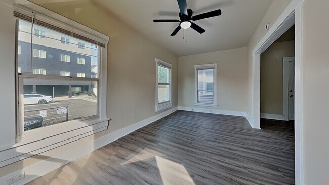 Foto del edificio - 718 S Yakima Ave