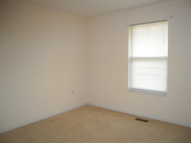 Building Photo - 81 Brownstone Ln
