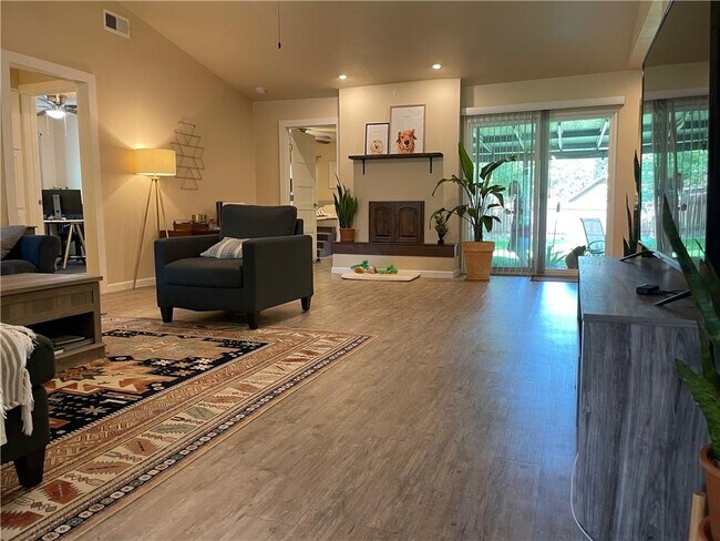 Building Photo - 7110 Whispering Winds Dr