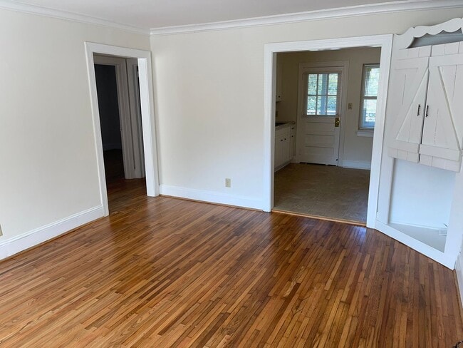 Building Photo - 1308 S Kings Dr