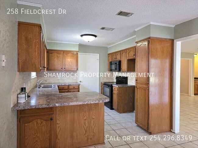 Foto del edificio - 3/2 Beautiful Hewitt home