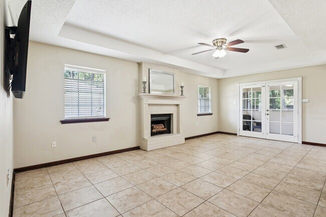 Building Photo - 310 Goldenwood St