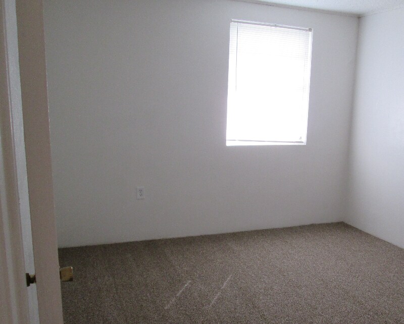 519 W Main St, Azle, TX 76020 Room for Rent in Azle, TX