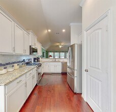 Building Photo - 907 S Chamfer Way