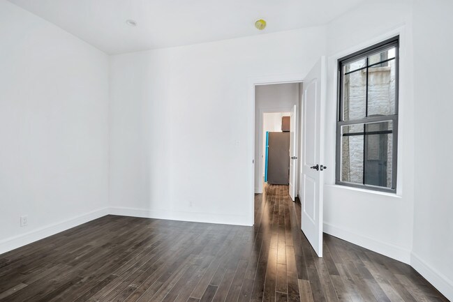 Building Photo - 226 West 4th Street