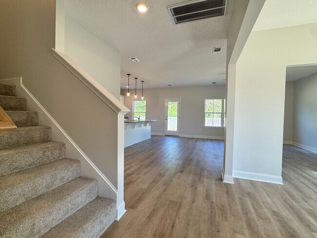 Foto del edificio - AVAILABLE NOW! [PET FRIENDLY]