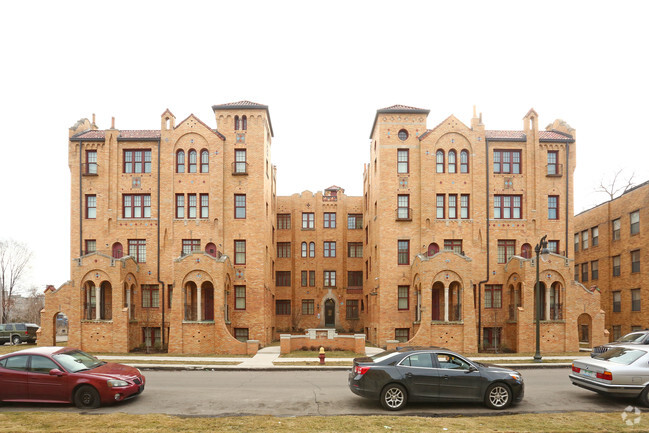 Foto del edificio - LaFer Apartments