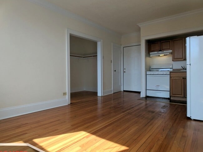 Building Photo - 2737 N Spaulding Ave