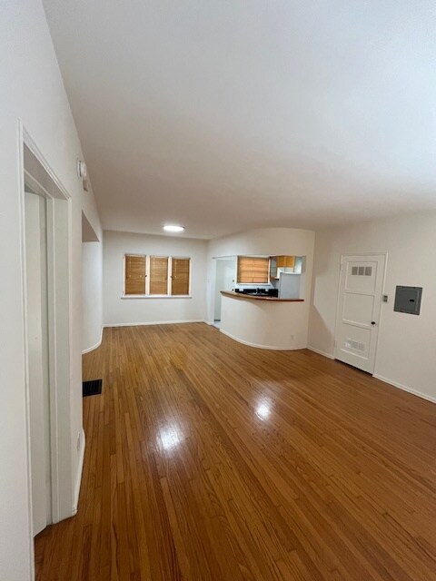 Building Photo - 907 14th St