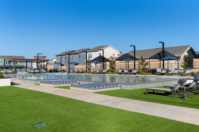 Building Photo - Artesia at Medina Valley