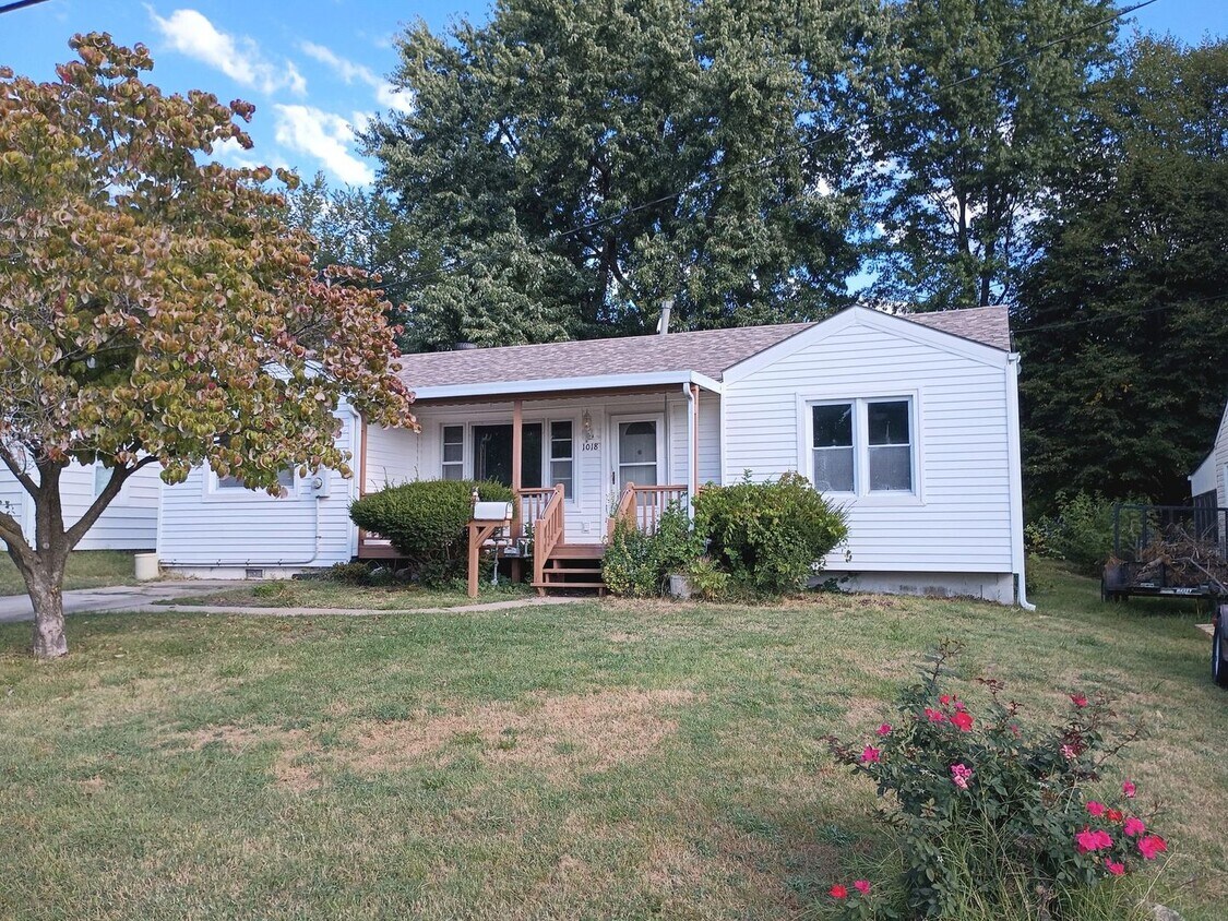 Foto principal - Charming 3 Bedroom Home in Independence!