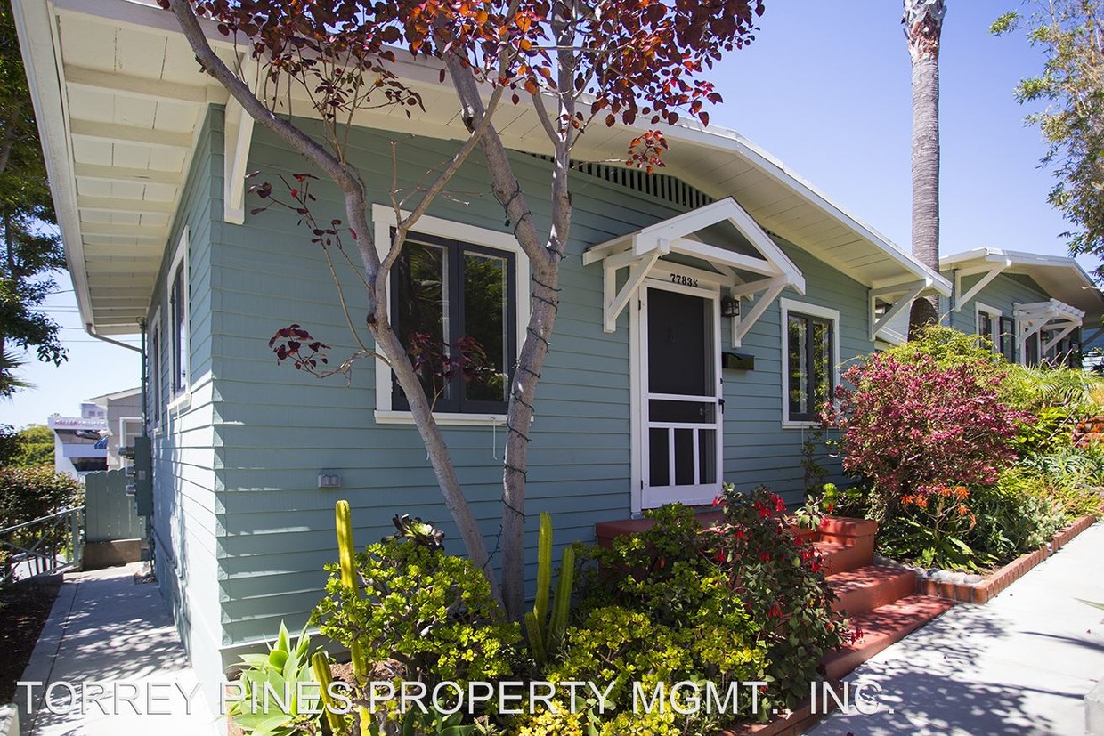 Foto principal - 7783-7783 Ivanhoe Ave