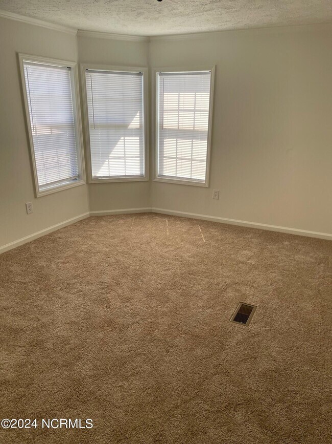 Foto del edificio - 190 Stella Rd