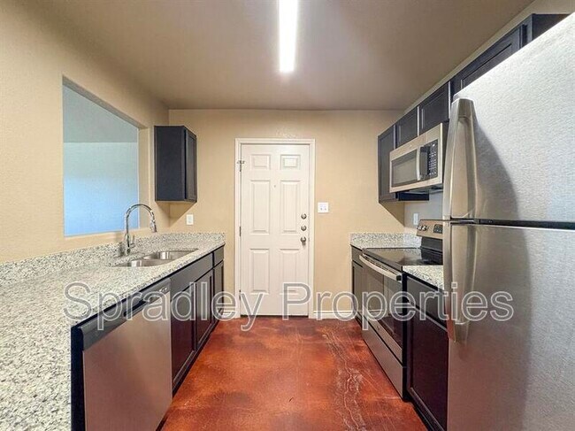 Foto del edificio - 1654 Sabine Rd