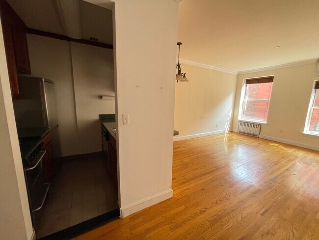 LR - 2294 Frederick Douglass Blvd