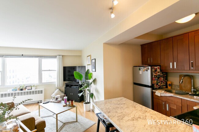 Foto del edificio - 2909 N Sheridan Rd