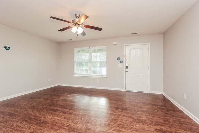 Building Photo - 1509 Hilly Ct