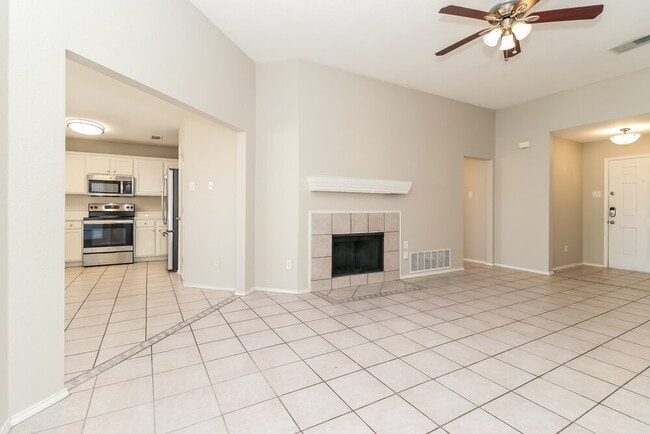 Building Photo - 4809 St Thomas Pl