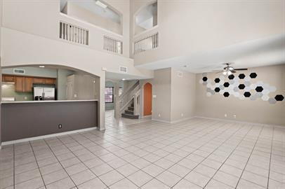 Foto del edificio - Large 2 story home with refrigerated air, huge backyard and Pets are Allowed.