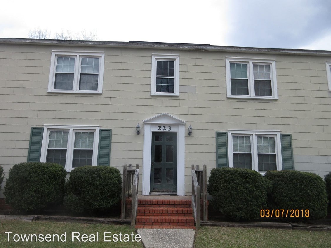 Primary Photo - 223 N Virginia Ave