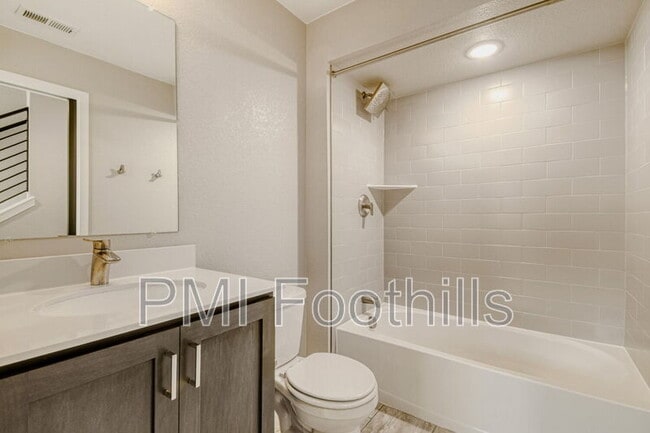 Foto del edificio - 1611 N Harlan St