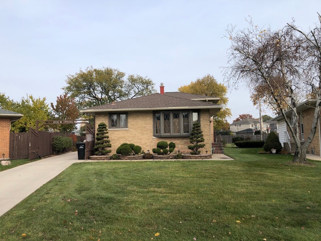 8106 W Strong St, Norridge, IL 60706 House Rental in Norridge, IL
