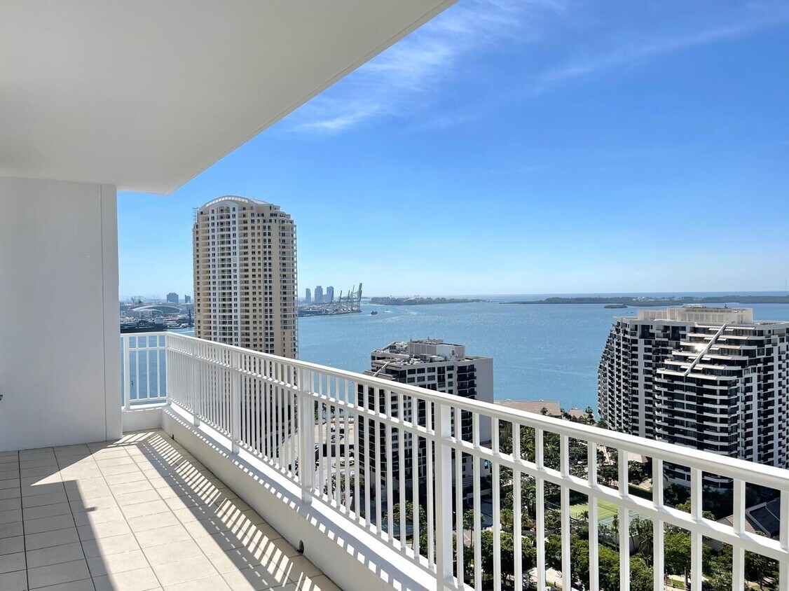 Primary Photo - 801 Brickell Key Blvd