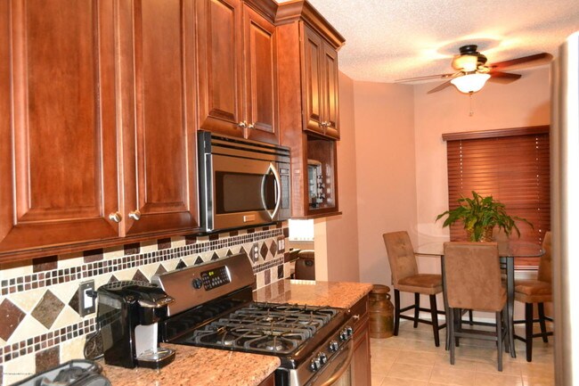 Building Photo - 1705 Wagon Wheel Ct