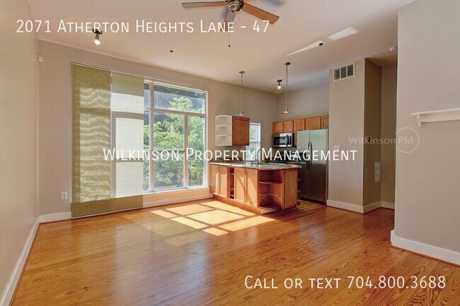 Foto del edificio - 2071 Atherton Heights Ln